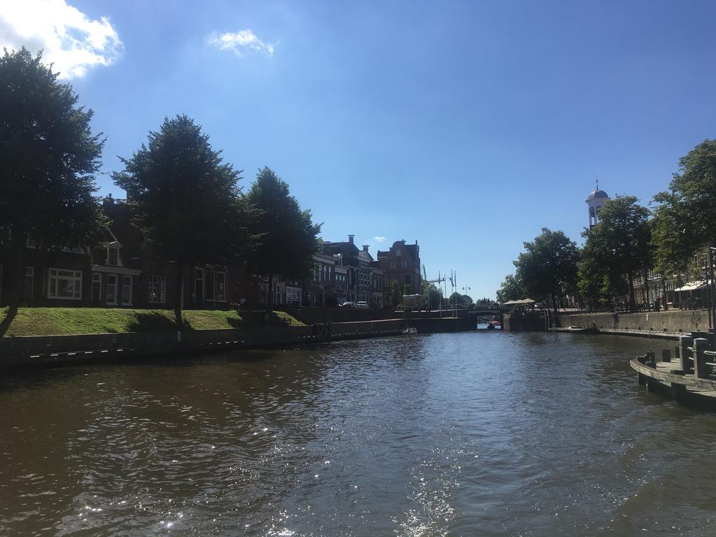 Hotel Cafe Restaurant 'T Raedhus Dokkum Exterior photo