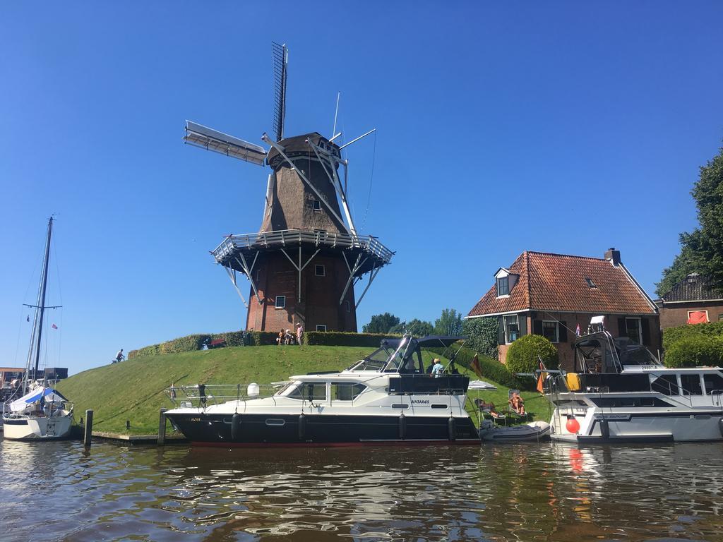 Hotel Cafe Restaurant 'T Raedhus Dokkum Exterior photo